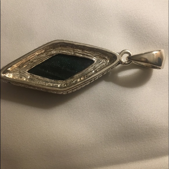 Turquoise pendant and earring set - Picture 3 of 3